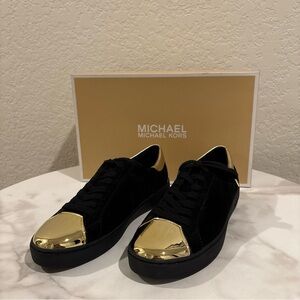 NWT Michael Kors 7.5 Frankie Black and Gold Low-Top Suede Sneakers Men’s
